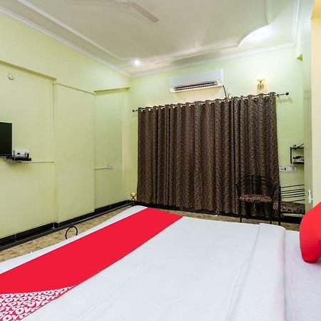 Hotel Oyo 38142 Girdhar Mahal Indore Exterior foto
