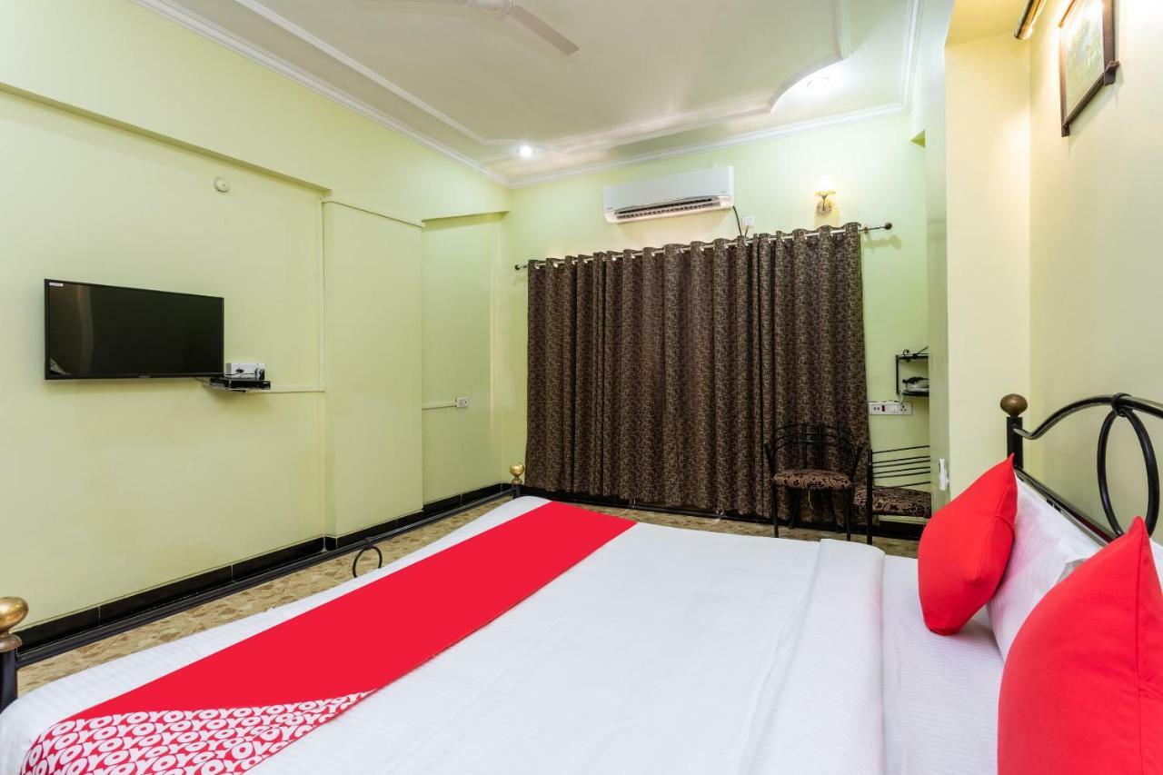 Hotel Oyo 38142 Girdhar Mahal Indore Exterior foto