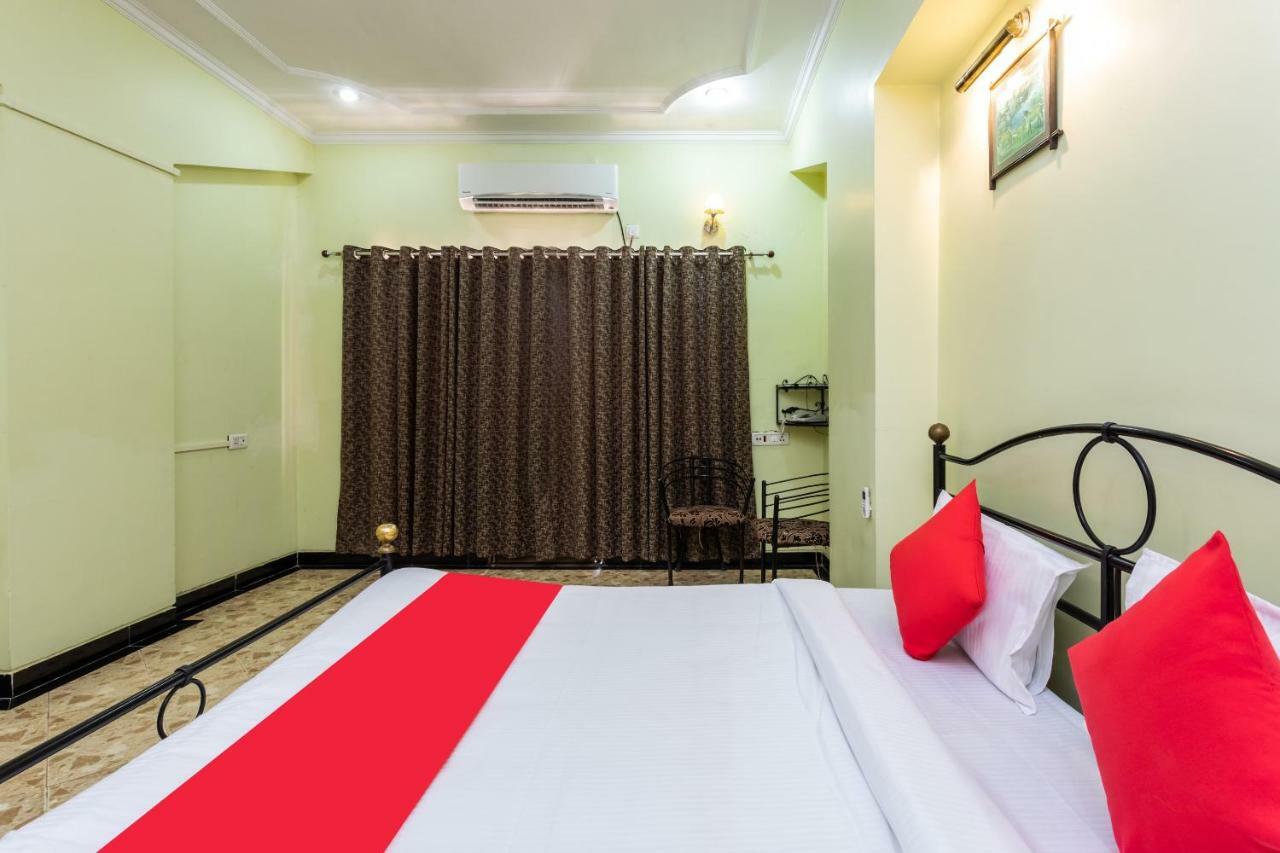 Hotel Oyo 38142 Girdhar Mahal Indore Exterior foto