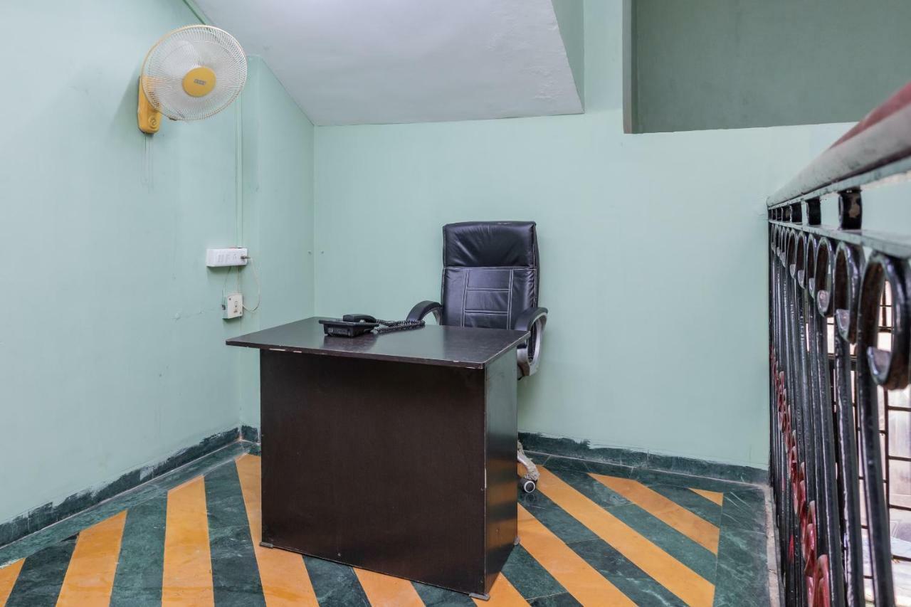 Hotel Oyo 38142 Girdhar Mahal Indore Exterior foto
